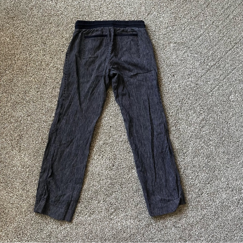 Athleta size 6 navy blue linen pants, white stripes, drawstring waist, pockets - Picture 6 of 8
